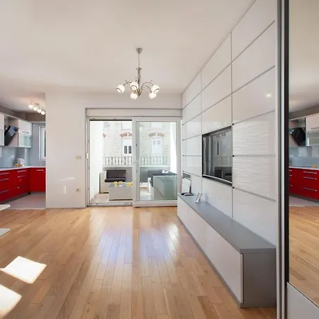 Apartment City Strand Апартаменты Макарска