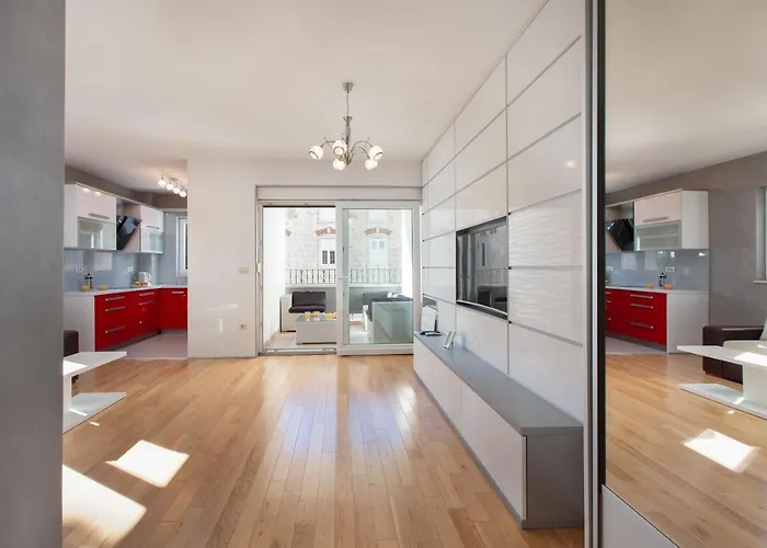 Apartment City Strand Daire Makarska